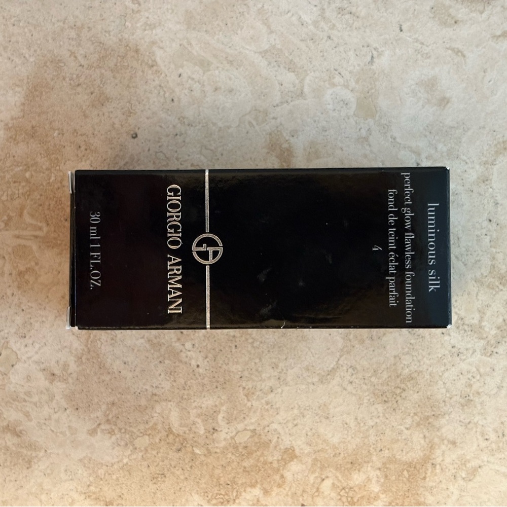 Giorgio Armani Luminous Silk Foundation, Shade 4